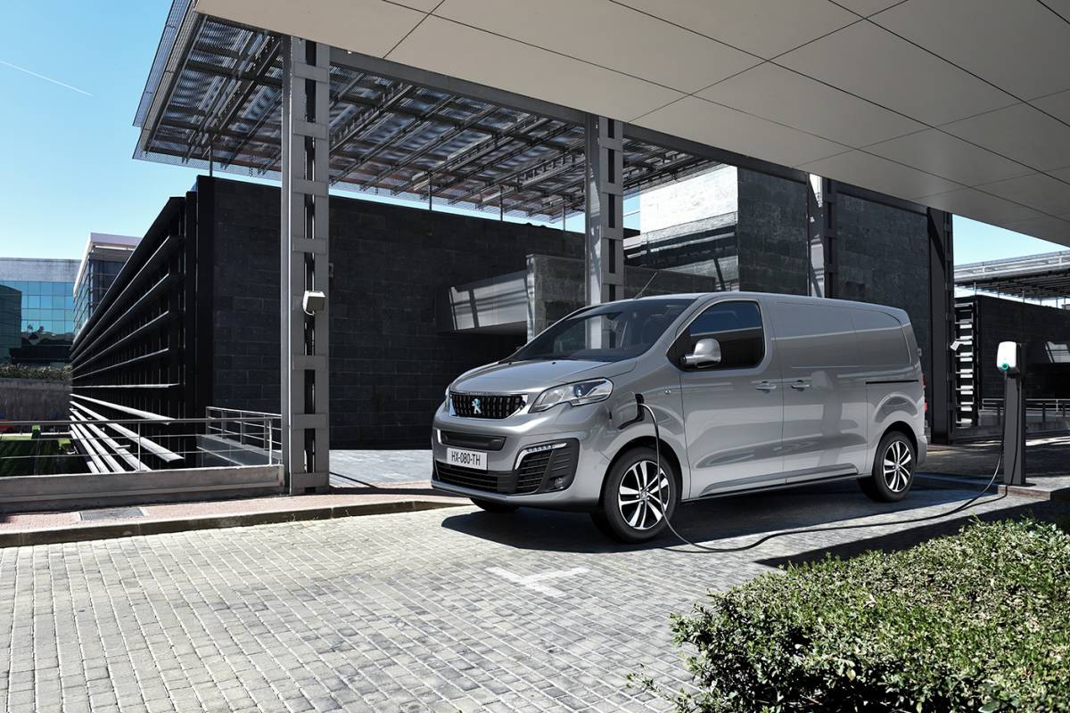 Der Peugeot e-Expert ist „International Van Of The Year 2021“