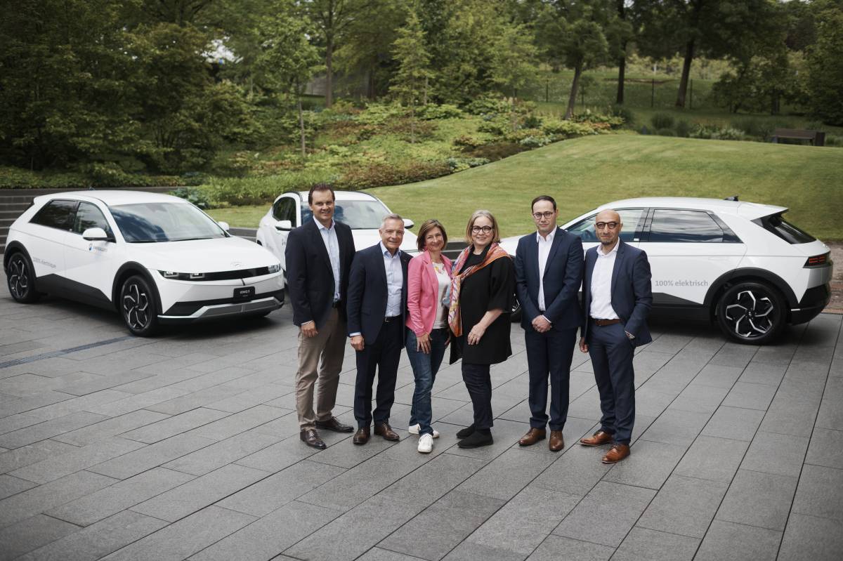 Swisscom elektrifiziert ihre Fahrzeugflotte mit 1200 E-Autos von Hyundai