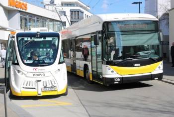 Selbstfahrender Bus erstmals in Leitsystem integriert