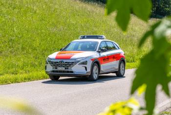 Kantonspolizei Zürich ist künftig mit wasserstoffbetriebenem Hyundai NEXO unterwegs