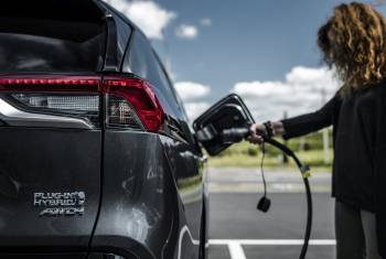 Studie zu Plug-in-Hybriden: Bis zu vier Mal mehr CO2-Ausstoss