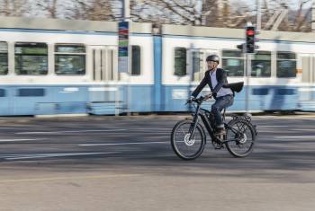 Jede Woche 10 Schwerverletzte auf E-Bikes: BFU lanciert Kampagne 