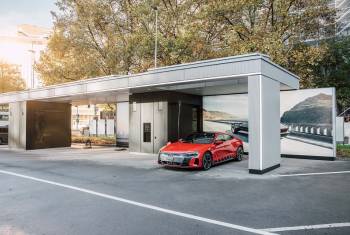 Erster Schweizer und weltweit zweiter Audi charging hub in Zürich eröffnet