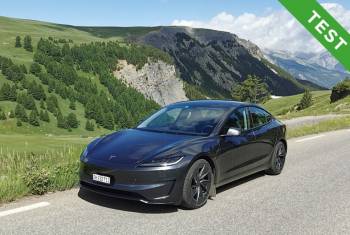 Alpenglühen im Tesla Model 3 Performance